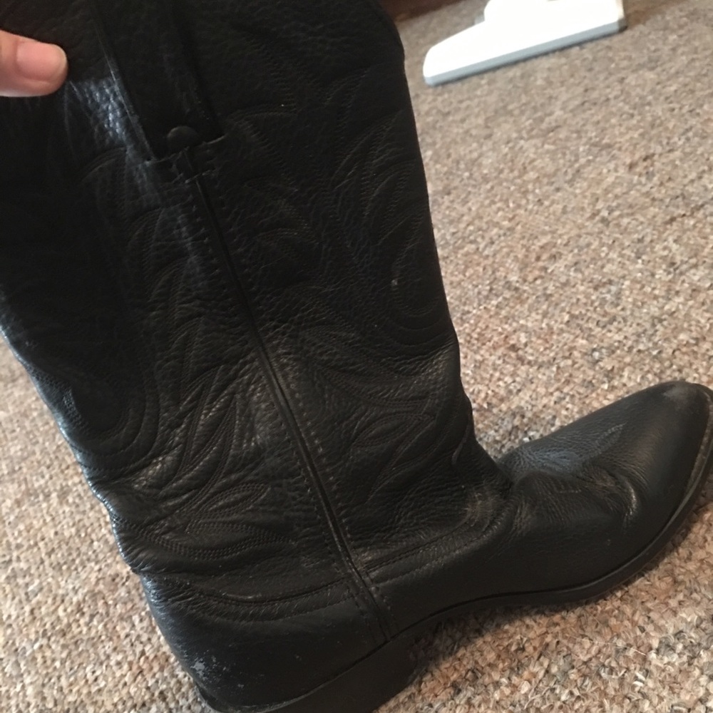Women’s cowgirl boots